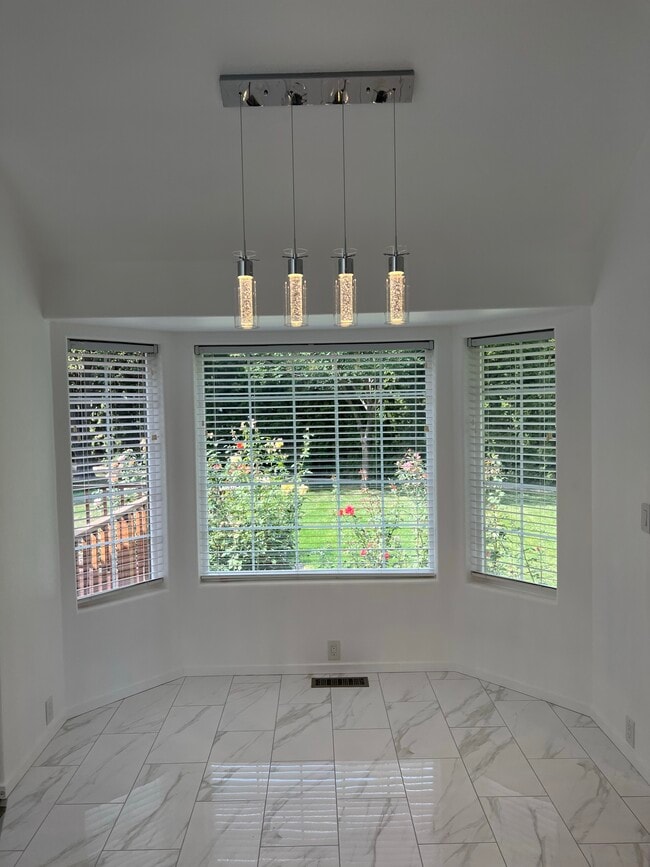 Building Photo - 4702 S Palouse Ct