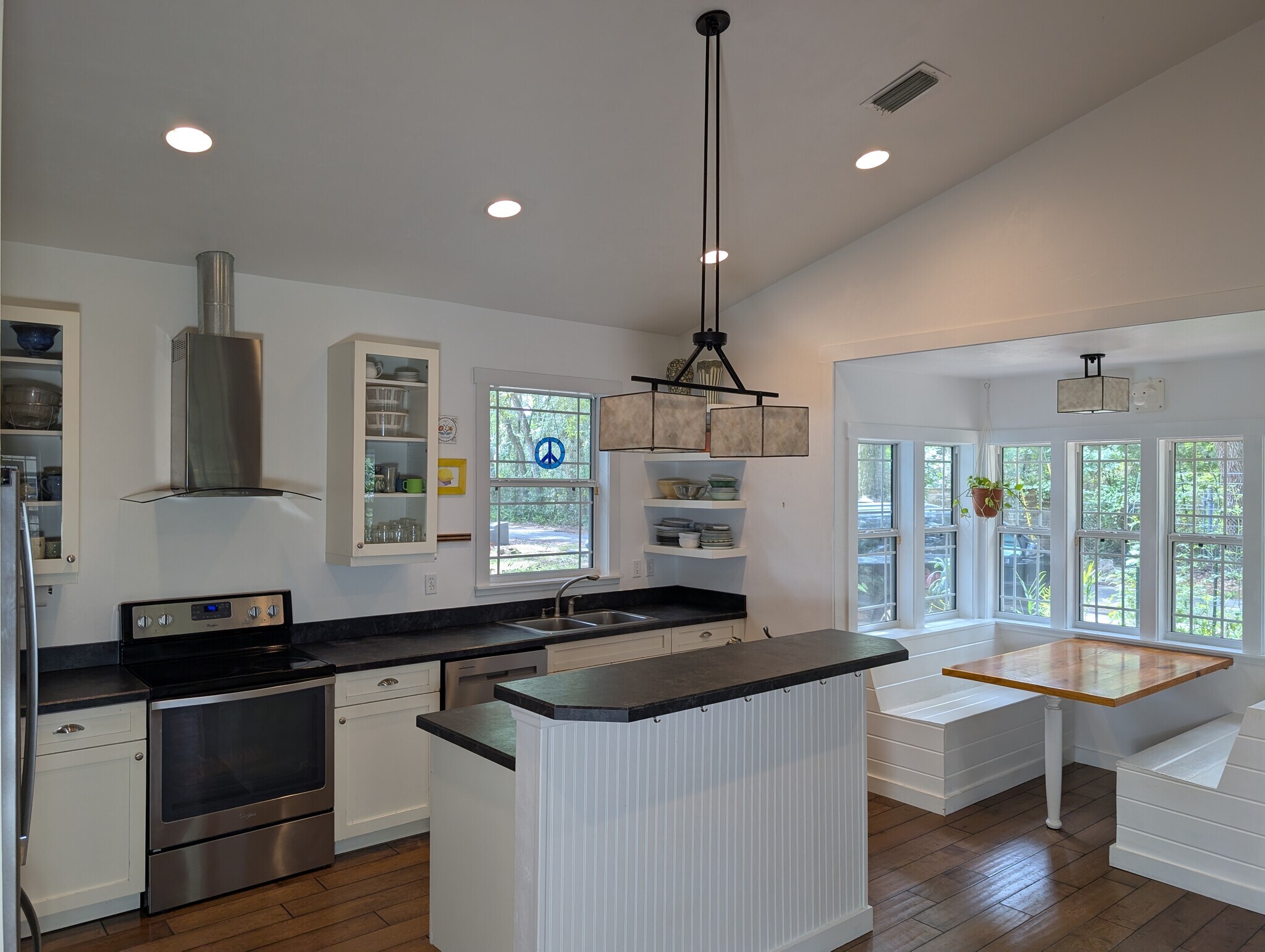 Kitchen - 910 NW 29th Pl