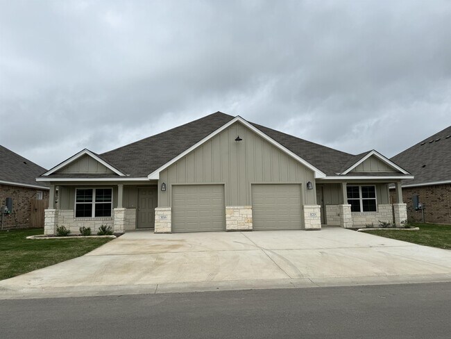 Primary Photo - 3120 Wasilla Dr