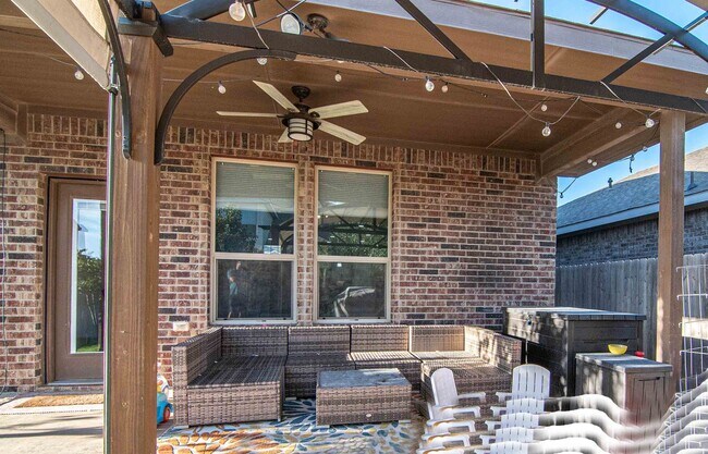 Building Photo - 6715 Hall of Fame Blvd