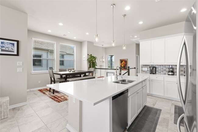 Building Photo - 9443 Starlight Oak Dr