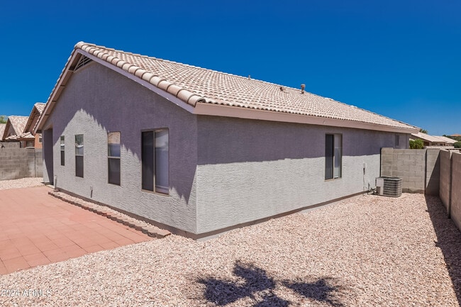 Building Photo - 1815 E Hamel Way
