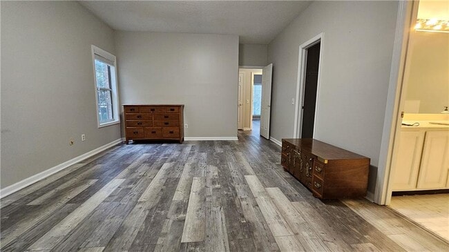 Building Photo - 3351 Governors Ct