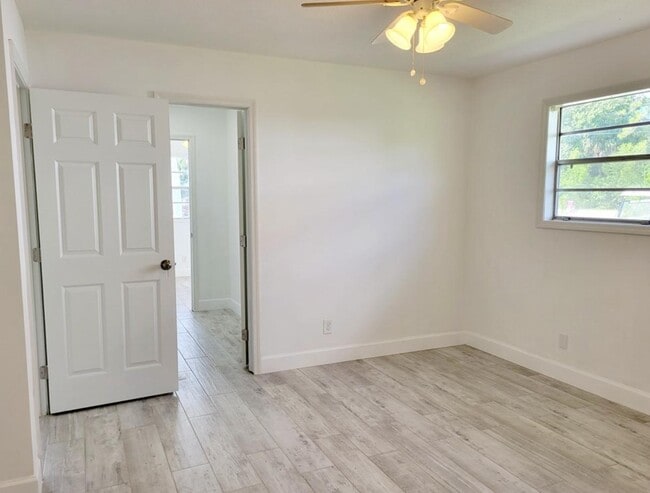 Building Photo - 9765 Montana Ct