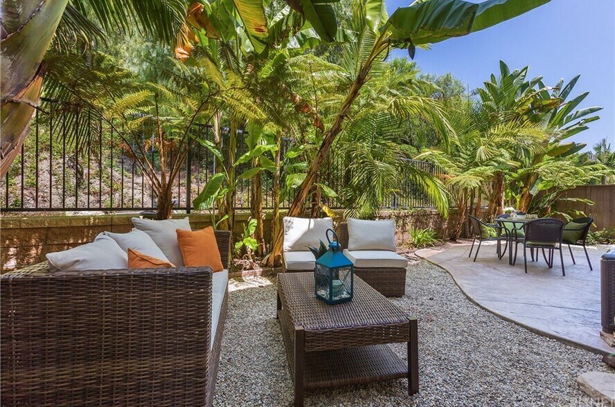 Fenced patio - 56 Avenida Merida