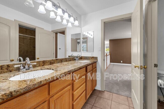 Building Photo - 7117 Heatherwood Dr