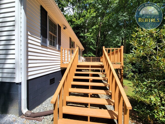 Building Photo - 2bd/2ba Home in Linville