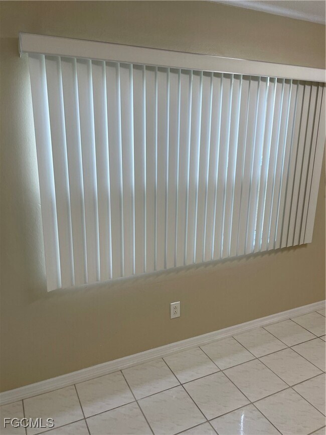 Building Photo - 408 Tudor Dr