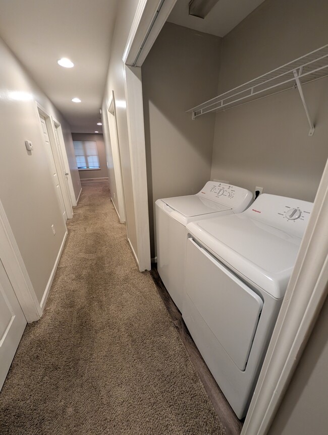 Building Photo - 825 Camp St