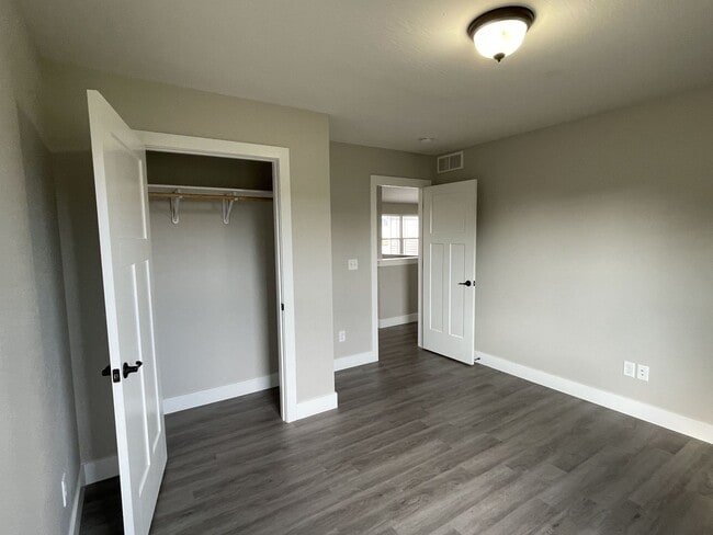 Building Photo - 108 Kennedy Ct