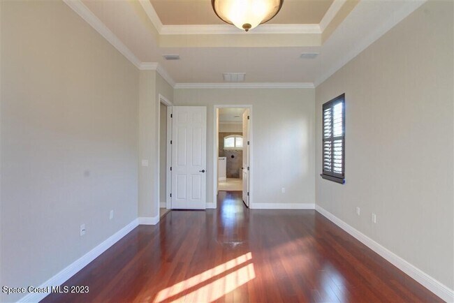 Building Photo - 3381 Thurloe Dr