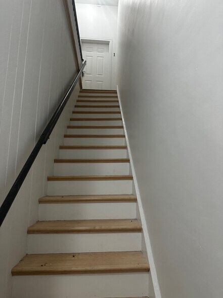 Building Photo - 15 E Court St