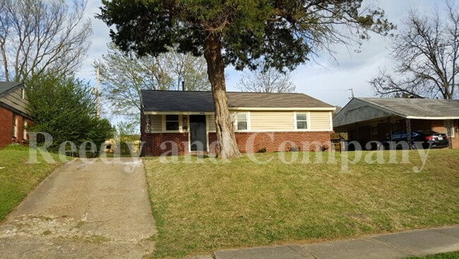 Primary Photo - 3334 Fostoria Rd