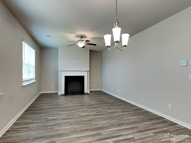 Building Photo - 7218 Sanctuary St