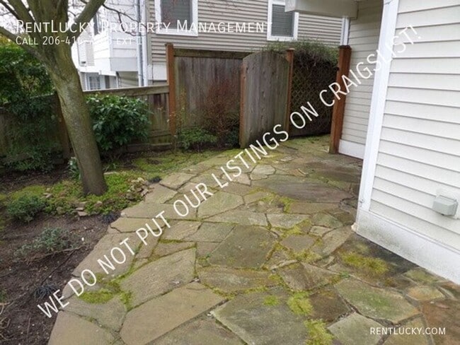 Building Photo - 8533 Stone Ave N