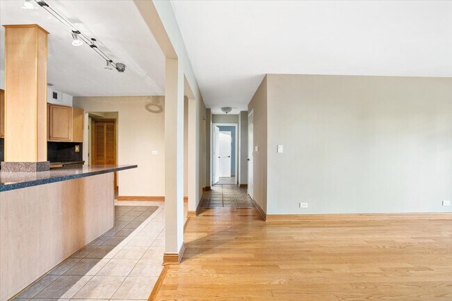 Building Photo - 5200 Carriage Way Dr