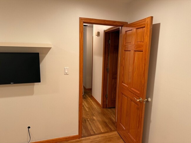 Building Photo - Charming 3BR apartment in East Meadow