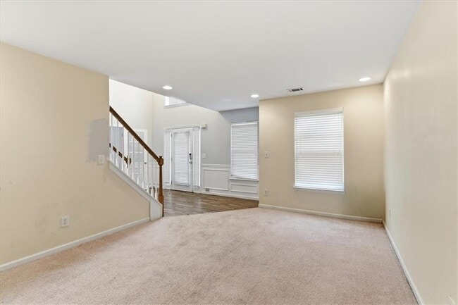 Building Photo - 345 Oxnard Cir SW