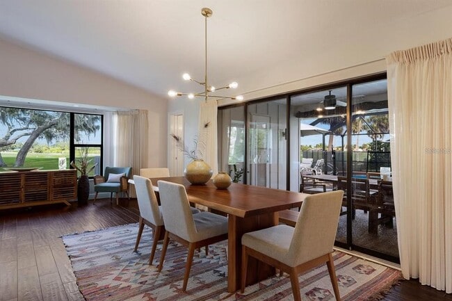 Building Photo - 3705 Torrey Pines Blvd