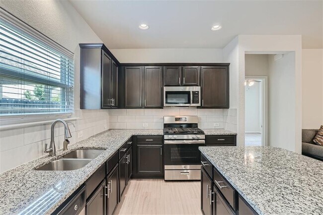 Building Photo - 821 Durness Dr