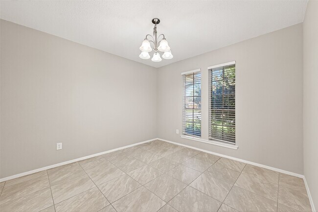 Building Photo - 927 Comstock Springs Dr