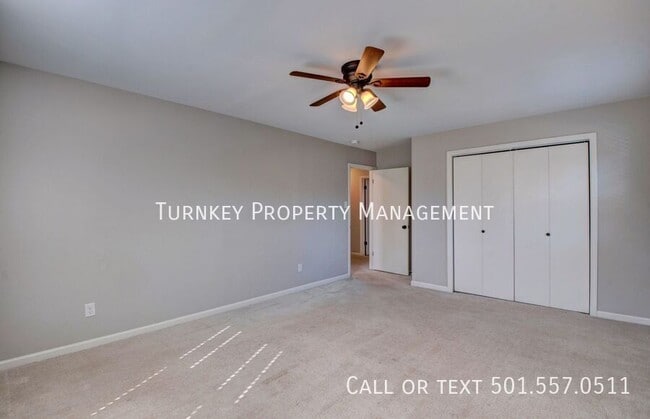 Building Photo - 2 Forest Maple Ct