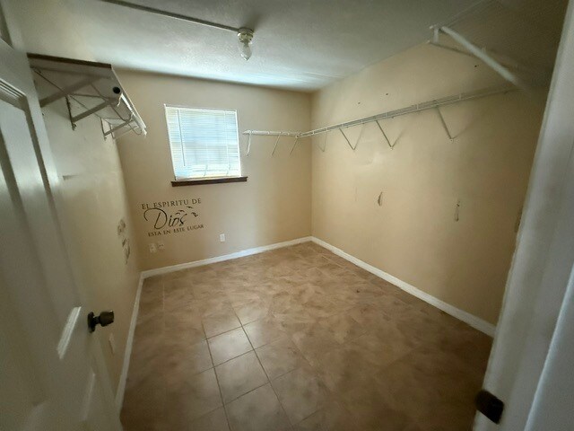 Building Photo - 302 Bernard Rd