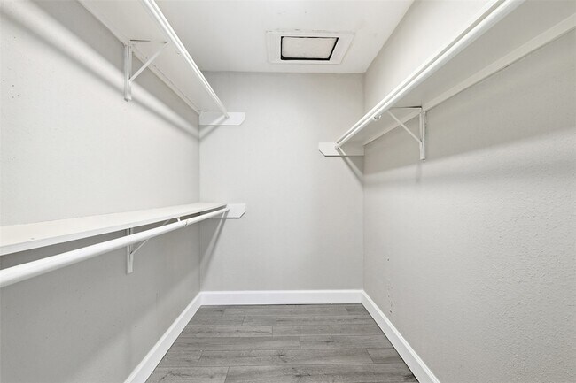 Building Photo - 2750 Holly Hall St