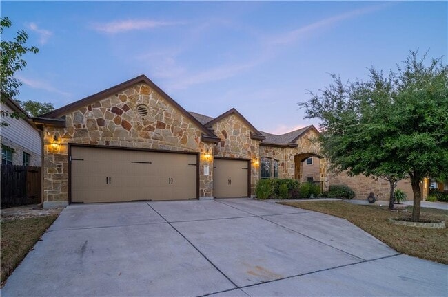 Building Photo - 307 Elderberry Rd