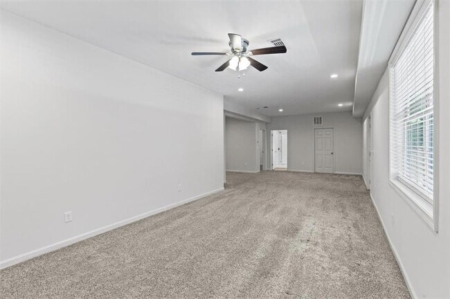 Building Photo - 3360 Pierce Arrow Cir