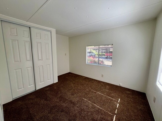 Building Photo - Unfurnished, 1-Year Long-Term Rental