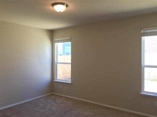 Building Photo - 2205 Arrowhead Dr