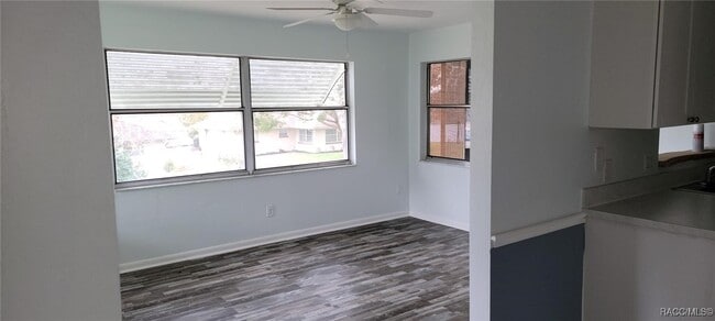 Building Photo - 234 W Valerian Pl