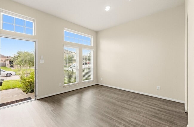 Building Photo - 6131 Carpenters Cove Ln