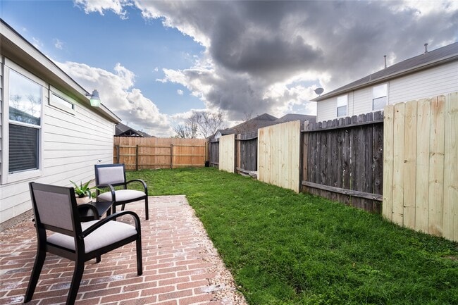 Building Photo - 15419 Hazel Thicket Tr