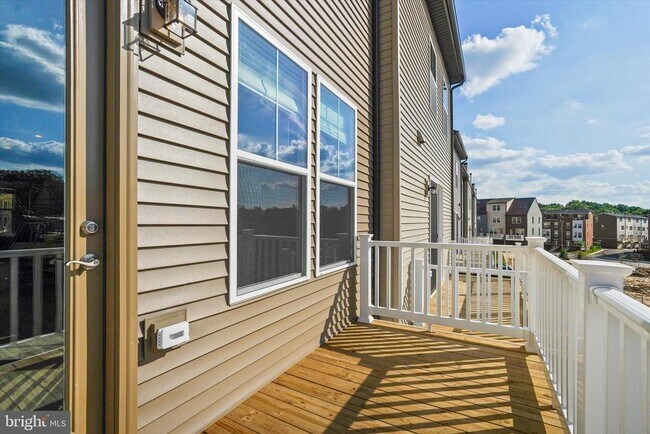Building Photo - 6056 Beake St