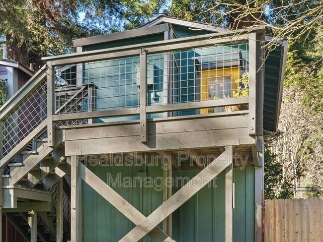 Building Photo - 14975 River Rd
