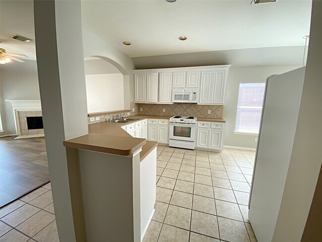 Building Photo - 22014 Gold Leaf Trail