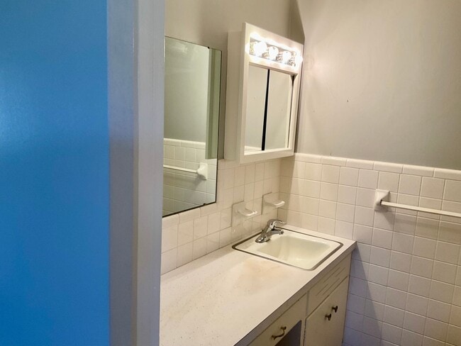 Building Photo - Brick Ranch Style home with 3 Bedrooms, 2.5 Baths, Full Unfinished Basement In Iron Station NC