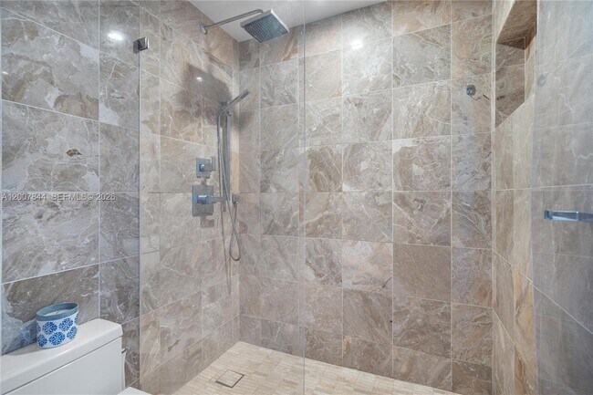 Building Photo - 888 Brickell Key Dr