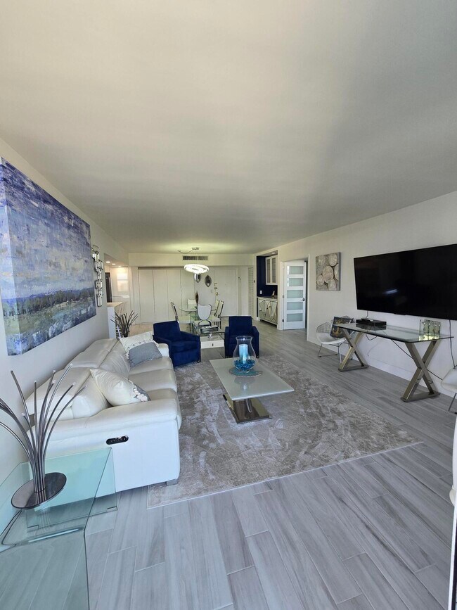 Building Photo - 3450 S Ocean Blvd