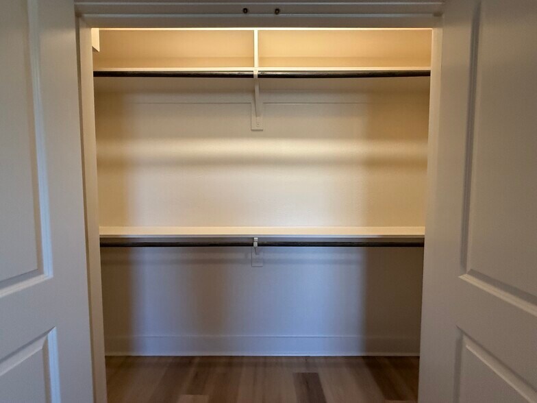 Building Photo - 104 Kirkland St