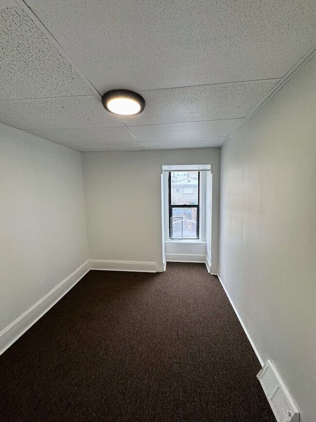 Building Photo - 28 Mt Oliver St