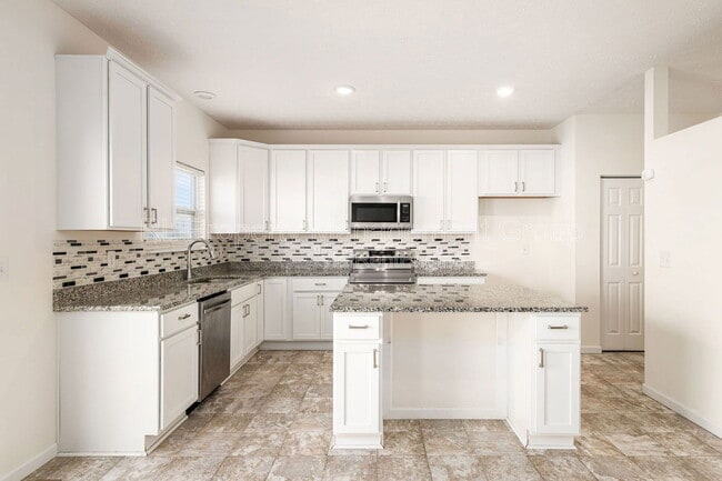 Building Photo - 3306 Lauren Fields Dr S