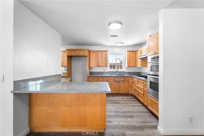 Building Photo - 8691 Davmor Ave