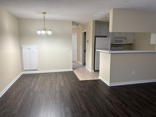 Building Photo - 115 Woodberry Dr