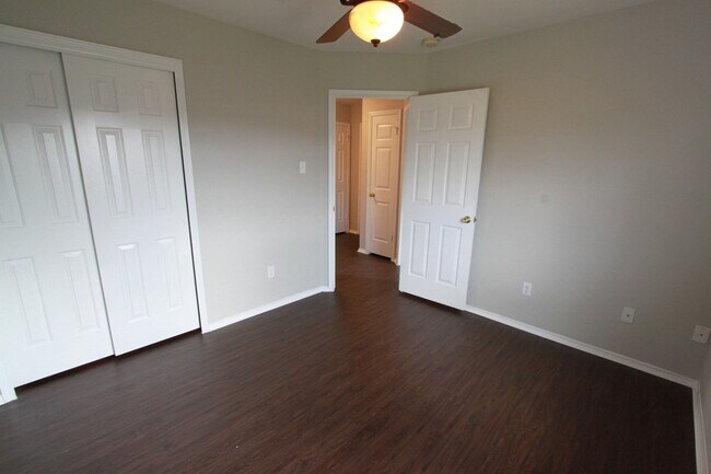 Building Photo - Hutto 3BR Gem ~ Open Layout, Large Yard & Prime Location