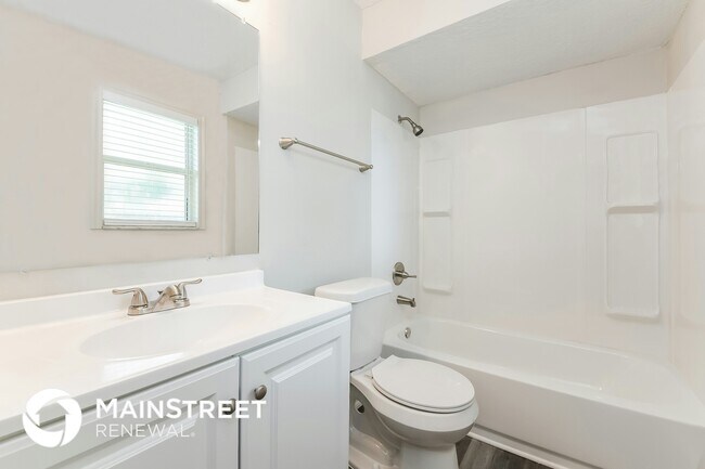 Building Photo - 4485 Canna Dr