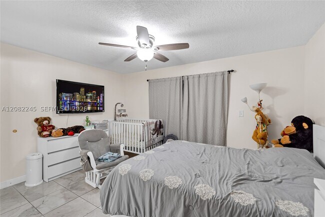 Building Photo - 329 W 68th St