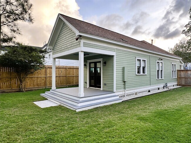 Building Photo - 540 Harvard St